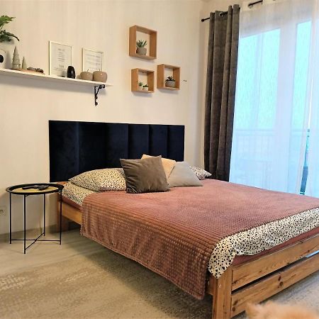 2-Room Apartment Nowy Dwór Mazowiecki Esterno foto