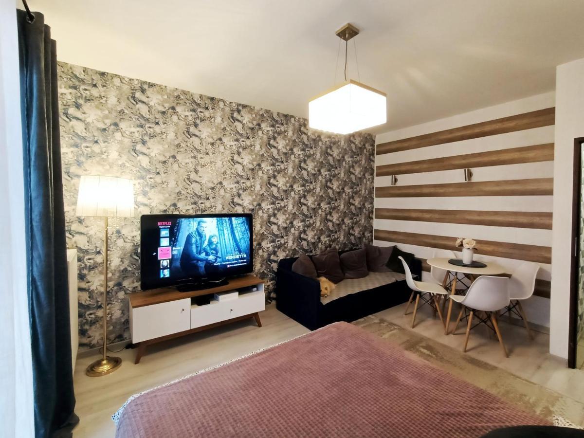 2-Room Apartment Nowy Dwór Mazowiecki Esterno foto