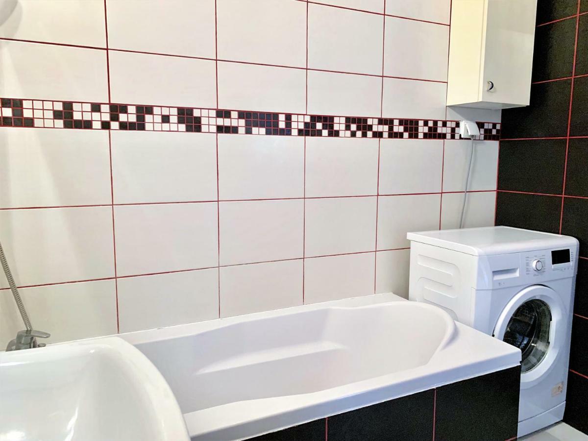 2-Room Apartment Nowy Dwór Mazowiecki Esterno foto