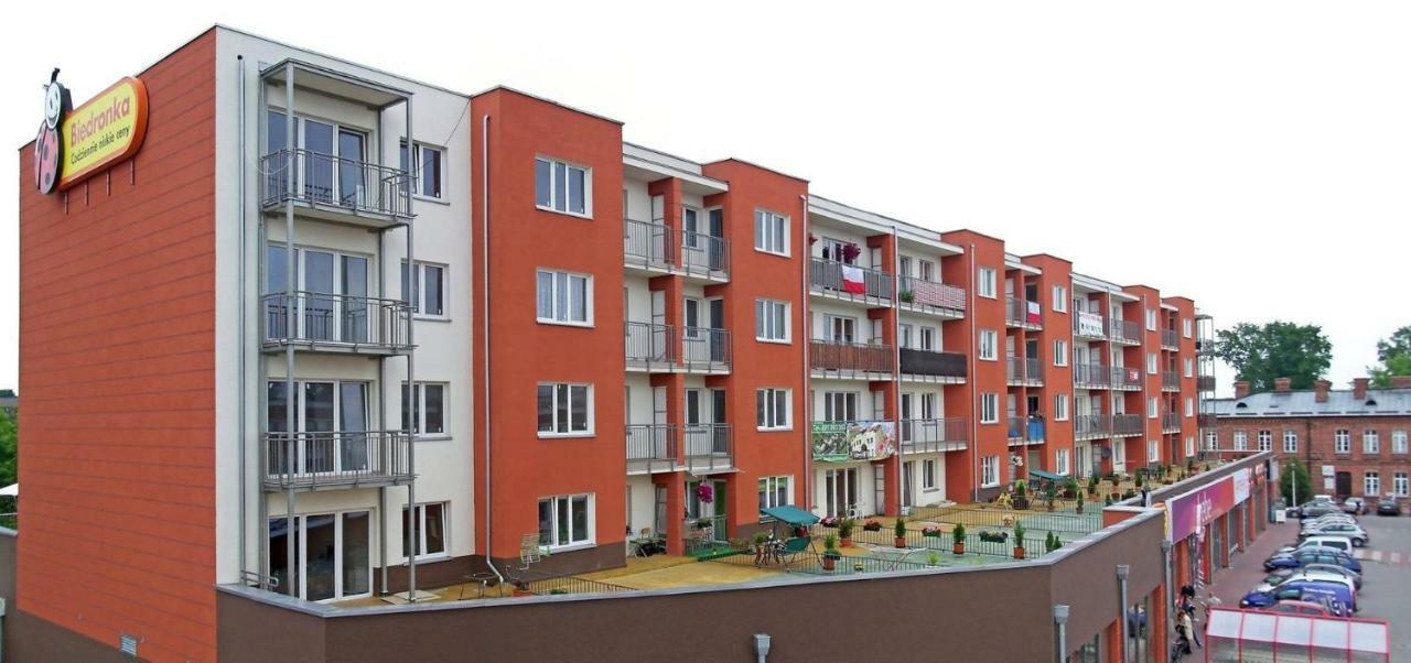 2-Room Apartment Nowy Dwór Mazowiecki Esterno foto