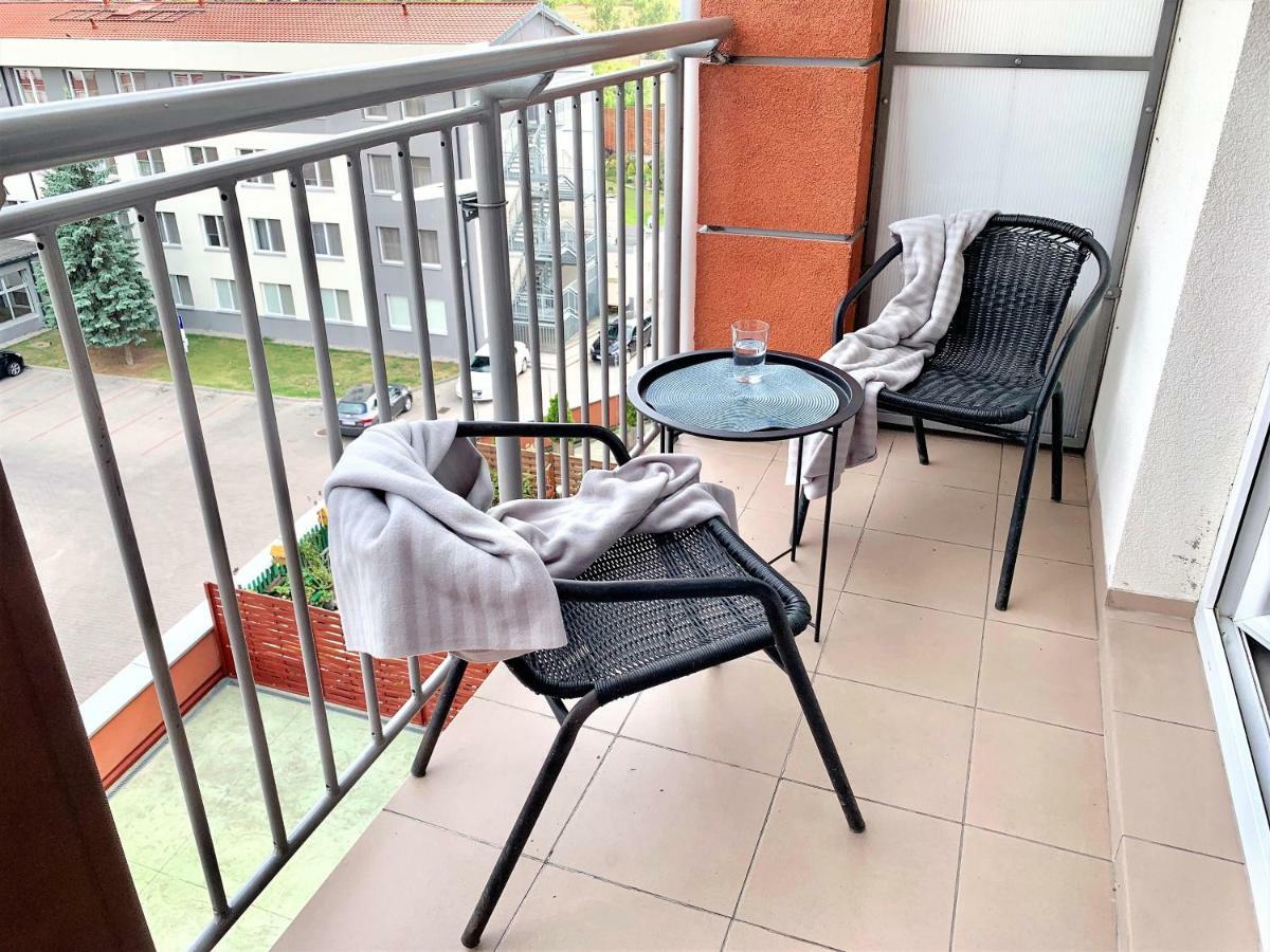2-Room Apartment Nowy Dwór Mazowiecki Esterno foto